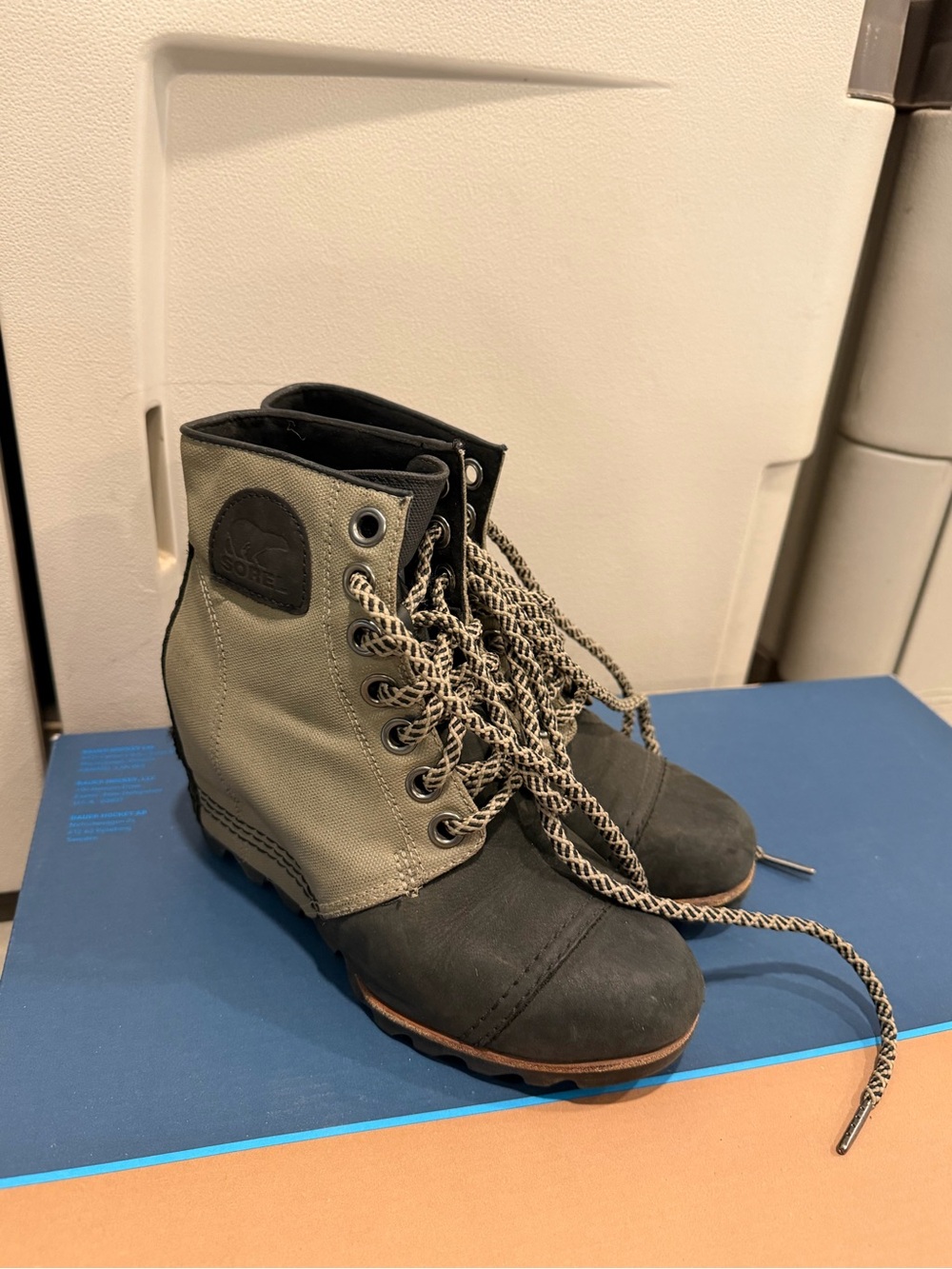 Sorel Black and Olive Women's Lace-Up Ankle Boots